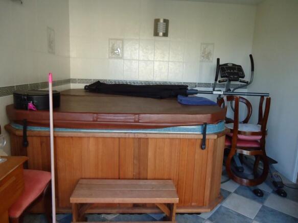 Photo 8
