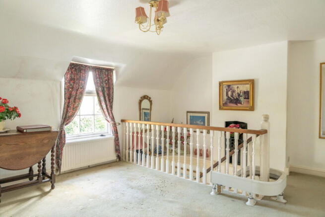 4 bed Detached for sale Image 11