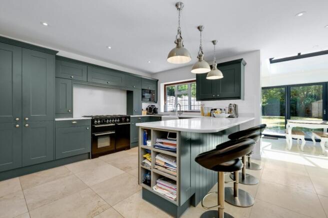 Kitchen/B'fast Room