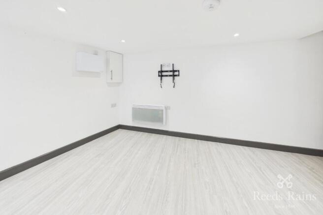 1 bed Apartment to rent Image 9
