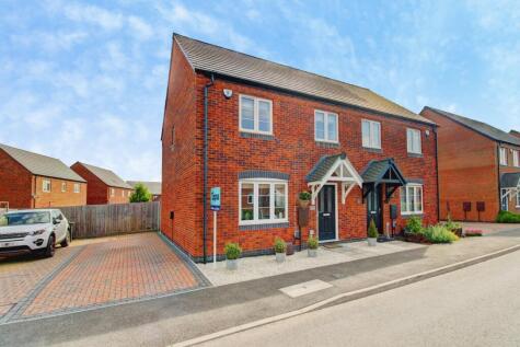 Robinson Way, Handsacre, WS15