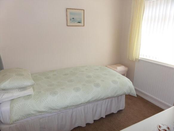 BEDROOM 2