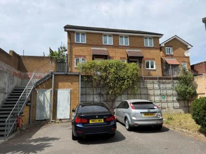 Maple Court, Erith ***3D FLOORPLAN & VIDEO AVAILABLE ***