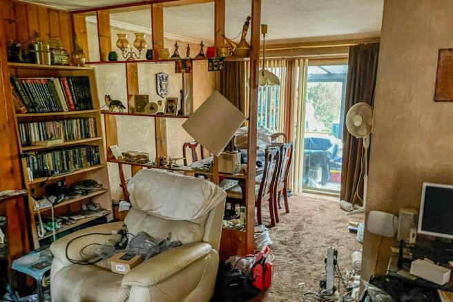 2 St Georges Close, Badshot Lea, Farnham, GU9 9LZ