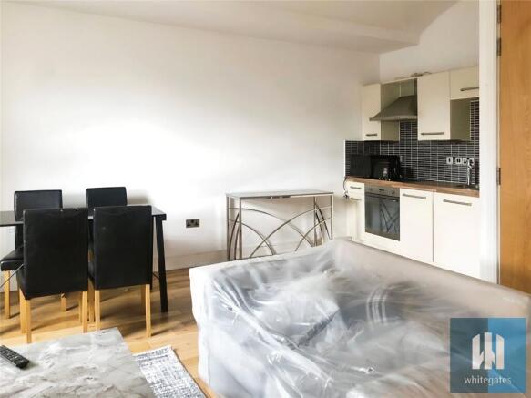 2 bed Apartment to rent Image 4
