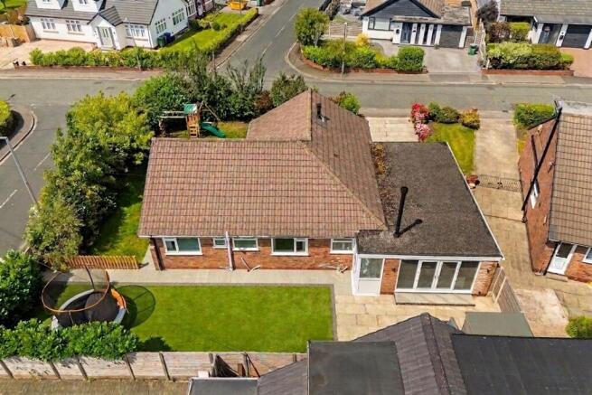 43, Vernon Road, Greenmount, BL8 | Renovated 3-Bed Detached Bungalow On Corner Plot photo 4