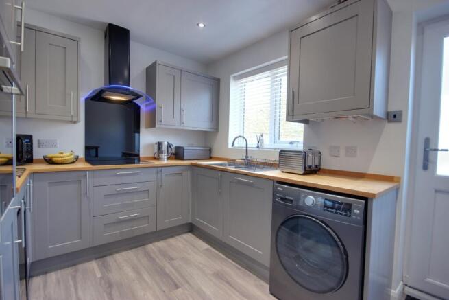 2 bed Semi-Detached for sale Image 7