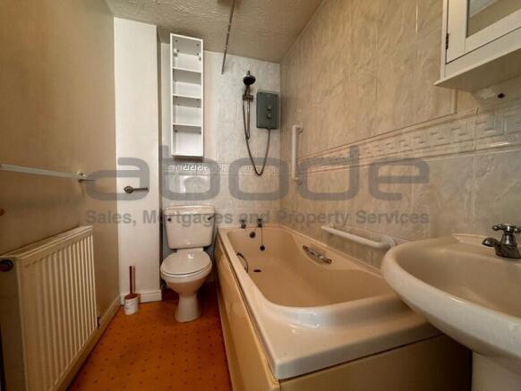 2 bed End of Terrace to rent Image 12