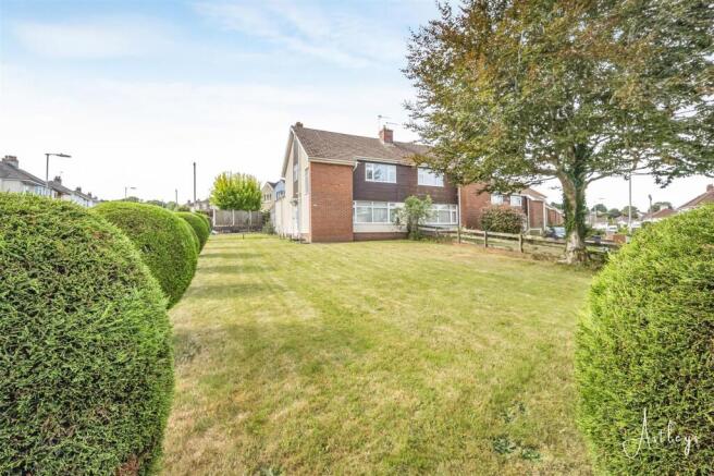 3-bed house on Sycamore Avenue, Neath, SA11, £250,000