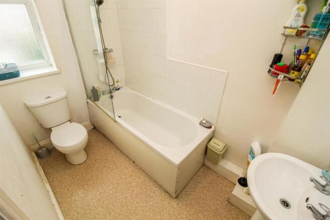 BATHROOM/W.C.