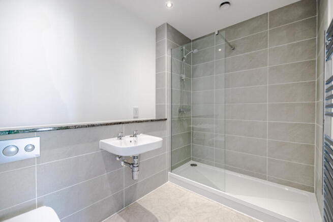 2 bed Apartment for sale Image 12