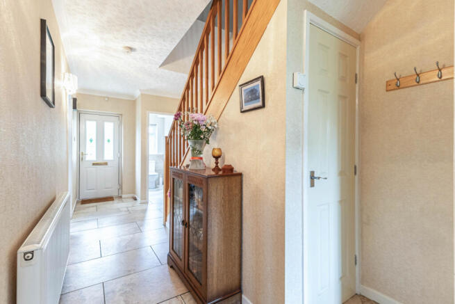 6 bed Detached for sale Image 9