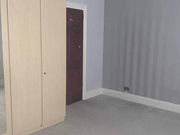 3 bed Terraced to rent Image 6
