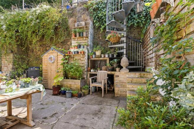 3 bed Terraced for sale Image 4