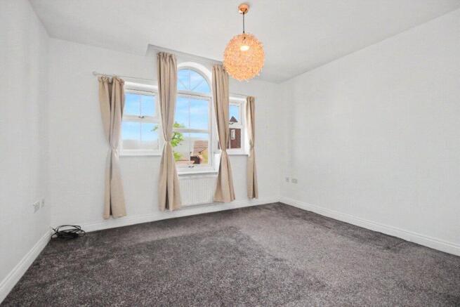 4 bed Detached for sale Image 6