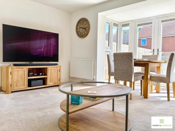 4 bed Semi-Detached for sale Image 5