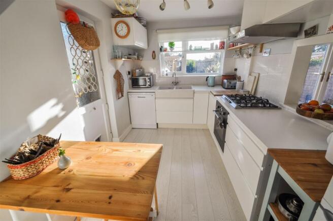 kitchen[1].JPG