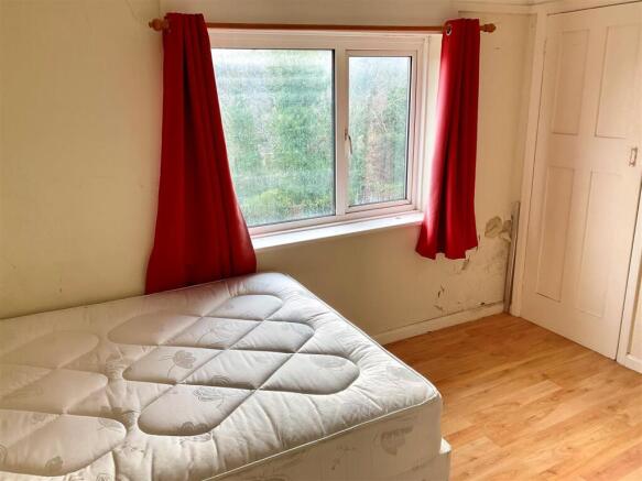Bedroom 2 pic1.jpg