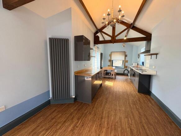 2 bed Flat to rent Image 7
