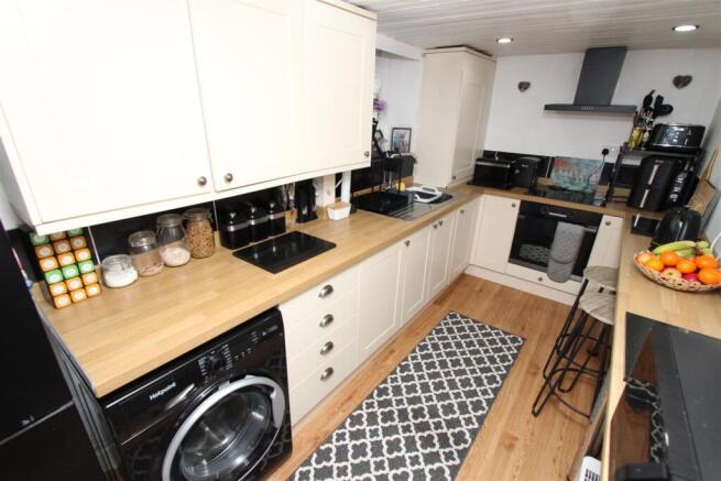 2 bed Terraced for sale Image 5
