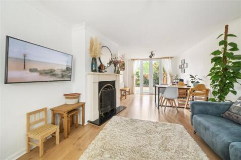 Waverley Road, Oxshott, Leatherhead, Surrey, KT22