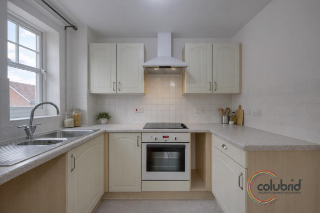 Caspian Way, Purfleet photo 4