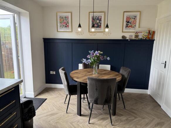 3 bed Town House for sale Image 8