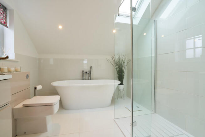 Master Bedroom En...