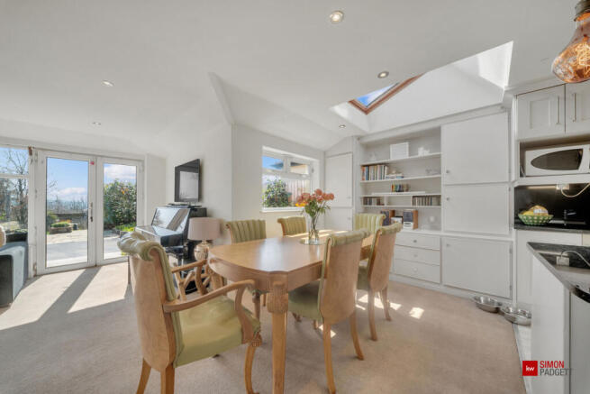 3 bed Semi-Detached for sale Image 8