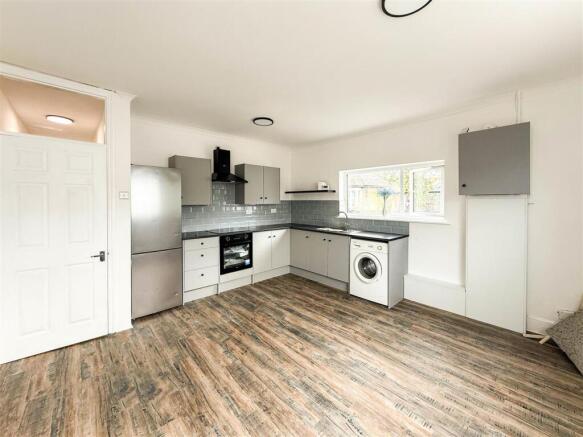 Open plan living/kitchen area