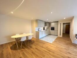 43, 6 Regent Quay, Bowman Lane, Leeds LS10 1HF
