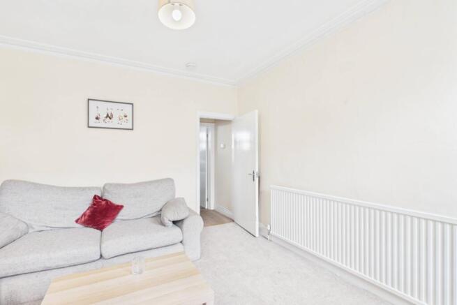 3 bed Terraced to rent Image 4