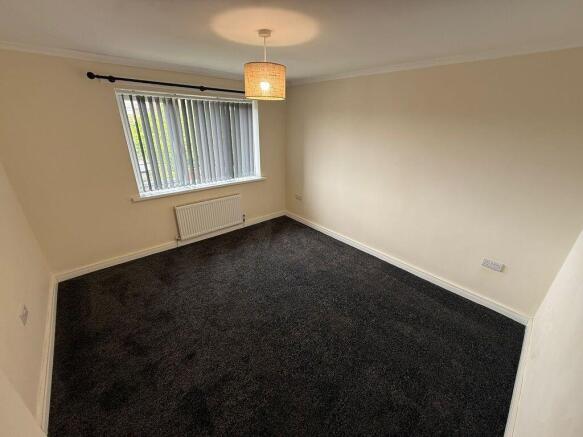 3 bed Semi-Detached to rent Image 7