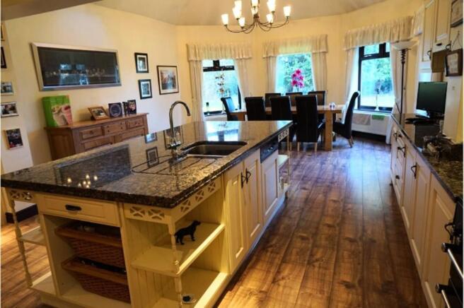 Kitchen / Breakfast