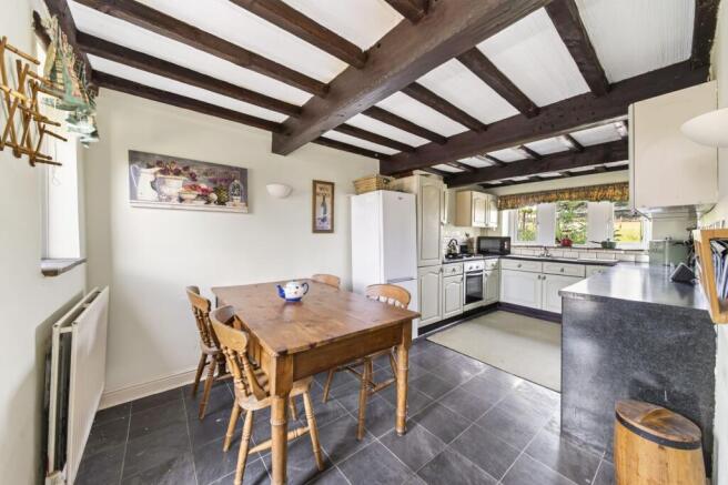 OPEN-PLAN DINING KITCHEN