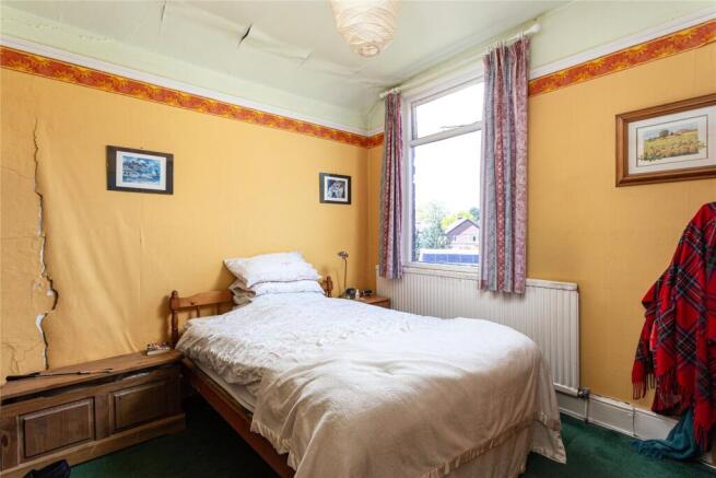 5 bed Semi-Detached for sale Image 11