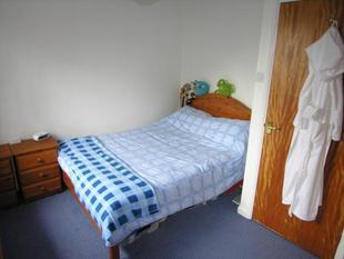 BEDROOM 2: