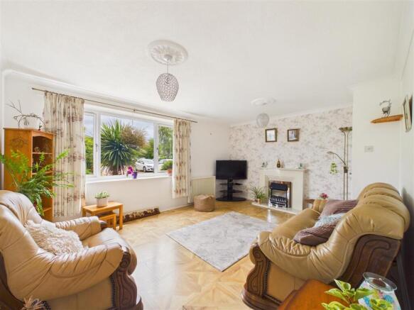 3 bed Semi-Detached for sale Image 6