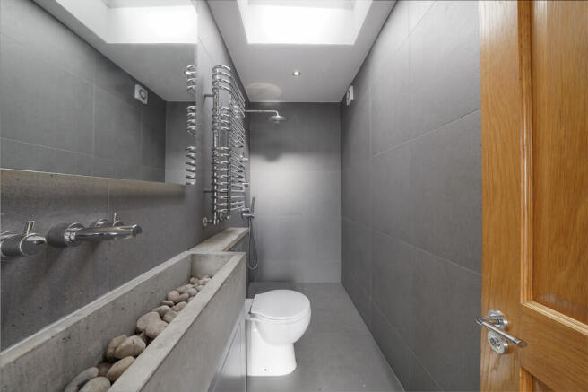 6 Colchester Road...