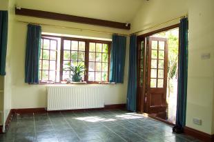 Bedroom 2/Study