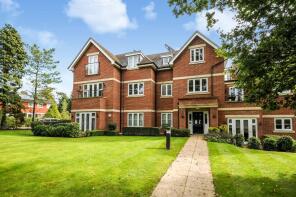 1, 36 Saxon Court, Brookdene Drive, Northwood HA6 3FG