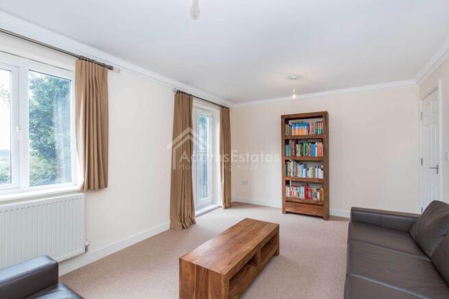 4 bed Semi-Detached for sale Image 6