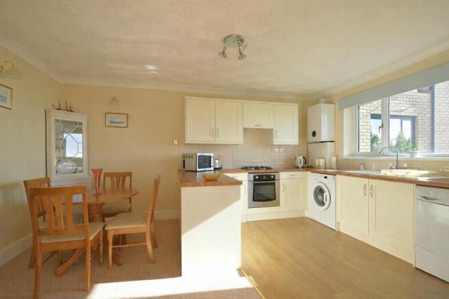 Kitchen1.jpg