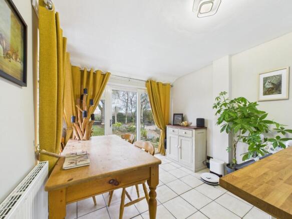 Kitchen/Dining Area
