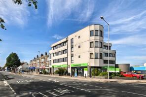 Flat 1, 346 Castle Court, Seaside, Eastbourne BN22 7RJ