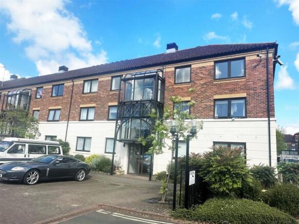 2 bed Apartment to rent Image 9