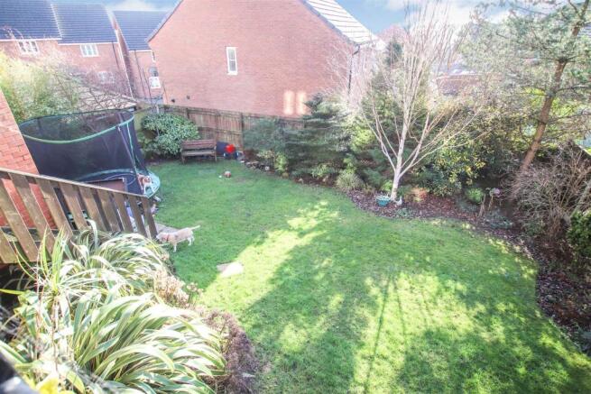 LANDSCAPED REAR GARDEN