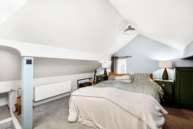 4 bed Semi-Detached for sale Image 9