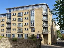 Flat 99, Hamilton Court, Montague Street, Kingsdown, Bristol BS2 8NZ