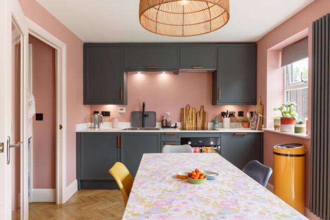 4 bed Town House for sale Image 6